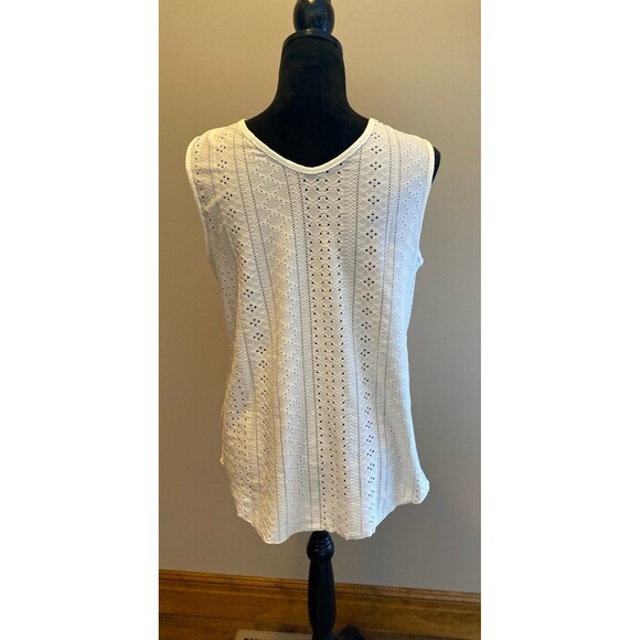 Womens Tank Top Size Large White V Neck with Crochet Border Lightweight New - Picture 8 of 12
